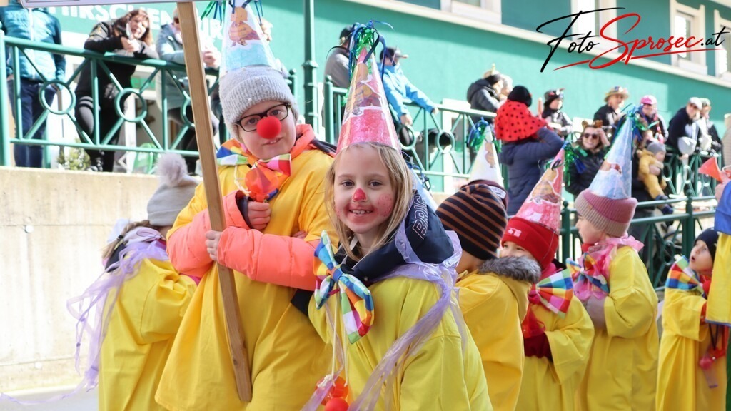 fasching-mariazell2025 (33) | Mit meiner Kamera halte ich besondere Augenblicke, faszinierende Landschaften und interessante Details fest. Dabei entstehen ganz unterschiedliche Aufnahmen – von stimmungsvollen Landschaftsfotografien und beeindruckenden Drohnenaufnahmen über Pressefotos - Realisiert mit Pictrs.com