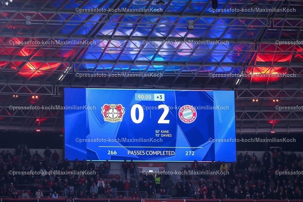 UCL11032501072 | 11.03.2025, Fußball, UEFA Champions League, Bayer 04 Leverkusen - FC Bayern München, Achtelfinale Rückspiel, BayArena, Saison 2024 2025: Feature Anzeigetafel Endstand nach 90 Minuten 2:0DFB regulations prohibit any use of photographs as image sequences and or quasi-video.