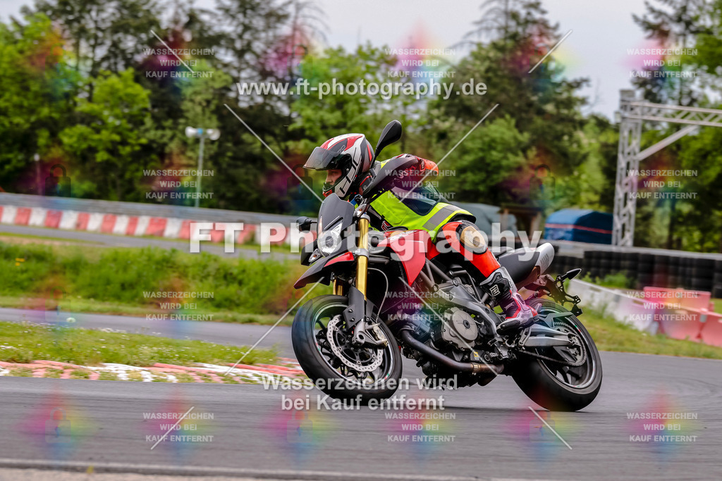 MotoTeamVBK-20643 | Hier findet Ihr Bilder von Touristenfahrten auf der Nürburgring Nordschleife oder von anderen Veranstaltungen die ich besucht habe. Viel Spass beim Durch Schauen 