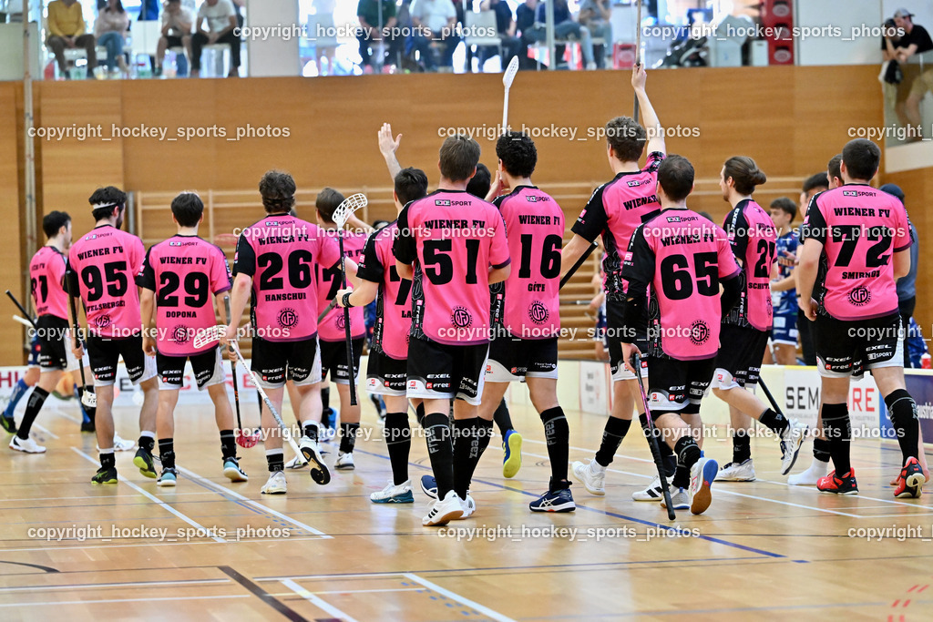 VSV Unihockey vs. Wiener Floorballferein 6.4.2024 | Jubel Wiener Floorballverein, VSV Unihockey vs. Wiener Floorballferein 6.4.2024, VSV Unihockey vs. Wiener Floorballferein  am 06.04.2024 in Villach (Ballspielhalle St. Martin), Austria, (Photo by Bernd Stefan)