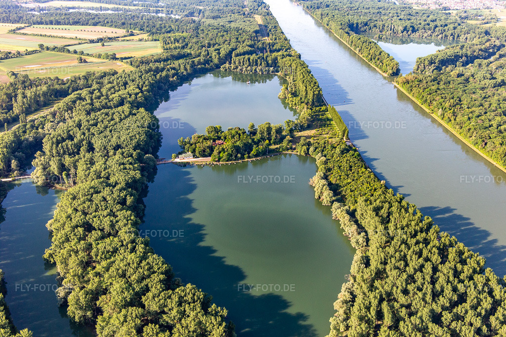 Luftbild: Restaurant auf Insel Rott am Rhein in Linkenheim-Hochstetten im Bundesland Baden-Württemberg in Deutschland. Foto: IMG_141797.jpg vom 18.06.2024 durch Werner Riehm/FLY-FOTO.de