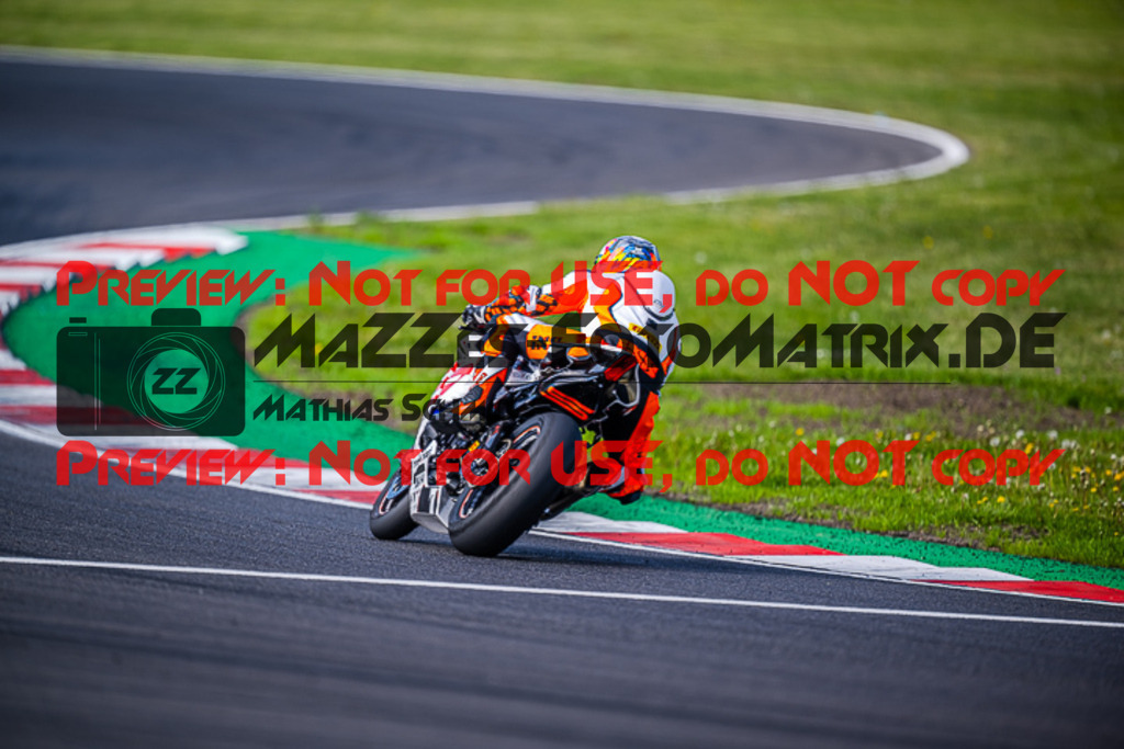 MaZZes_FotoMatrix_220507_95182 | Fotograf Mathias Schmid
Sportfotograf,
Eventfotograf,
Hochzeitsfotograf,
Portraitfotograf