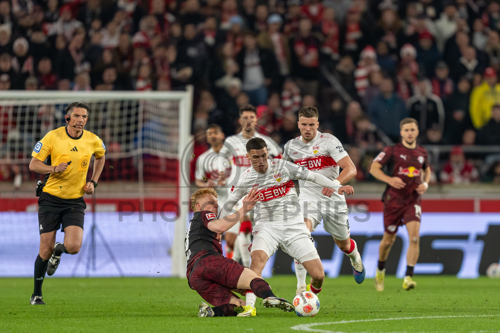 VfB Stuttgart vs. RB Leipzig, Fussball, 1. Bundesliga, 26. Spieltag, 15.03.2026 | Bilal El Khannouss (VfB Stuttgart, #11),VfB Stuttgart vs. RB Leipzig, Fussball, 1. Bundesliga, 26. Spieltag, 15.03.2026Foto: photosbyphips/Philip Ziegler