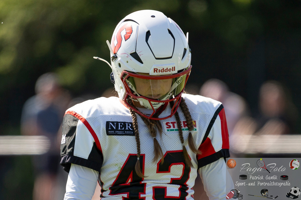 GFLW 1: German Football League Women 1: Rodgau Pioneers Ladies - Stuttgart Scorpions Sisters, 07.06.2026 | Melina Locher (Stuttgart Scorpions Sisters #43) mit gesenktem Kopf, Freisteller, Portrait / Porträt, Rodgau Pioneers Ladies - Stuttgart Scorpions Sisters, Rodgau, Maingau-Energie-Stadion "Am Weichsee", 7.6.2026 - Realisiert mit Pictrs.com
