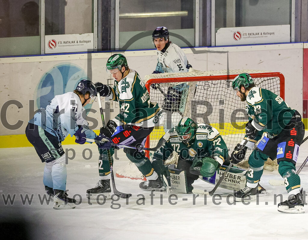 2026-01-06_048_TSV_Erding_gegen_EV_Lindau_Islanders | Erding, Deutschland, 06.01.2026:Eishockey, Oberliga Süd 2025 / 2026, 35. Spieltag, TSV Erding gegen EV Lindau Islanders, Endergebnis: 2:5Moritz Köttstorfer (Erding Gladiators, #82), Torwart David Zabolotny (Erding Gladiators, #72), Marc Schmidpeter (Erding Gladiators, #33)Foto: Christian Riedel / fotografie-riedel.net