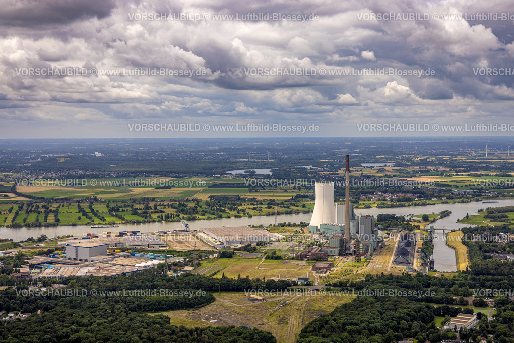 Duisburg240701966-Nord | Luftbild, Duisburg-Nord, duisport logport VI (Sechs), STEAG Kraftwerk Walsum, Fluss Rhein und Nordhafen Walsum, NSG Naturschutzgebiet Rheinaue Binsheim, Blick nach Rheinberg, Fernsicht und blauer Himmel mit Wolken, Alt-Walsum, Duisburg, Ruhrgebiet, Nordrhein-Westfalen, Deutschland