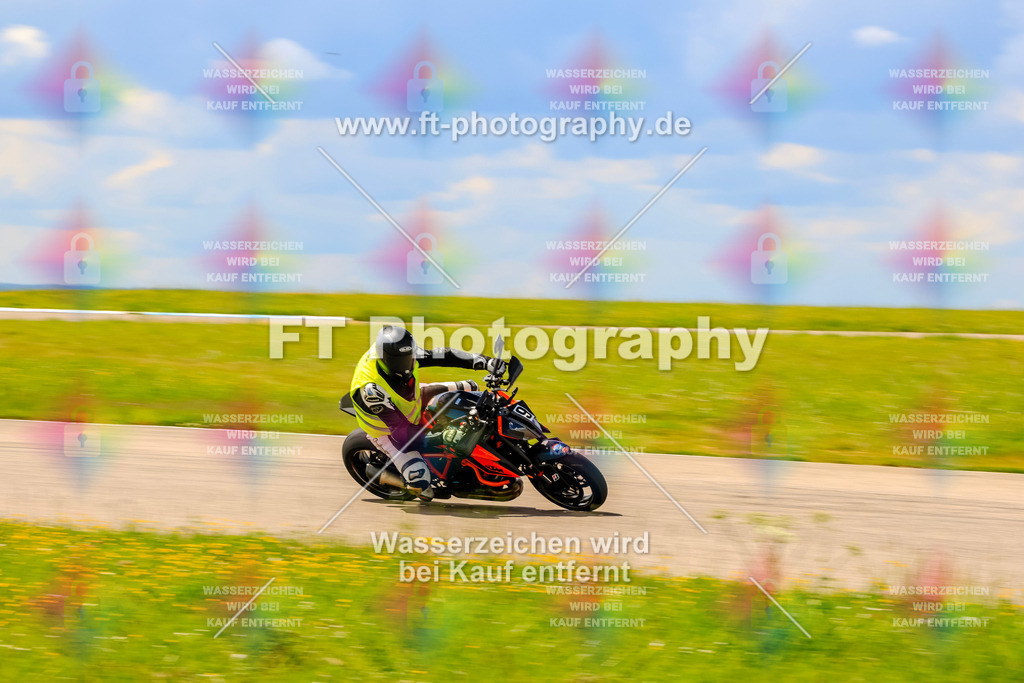 MotoTeam-0486 | Hier findet Ihr Bilder von Touristenfahrten auf der Nürburgring Nordschleife oder von anderen Veranstaltungen die ich besucht habe. Viel Spass beim Durch Schauen 