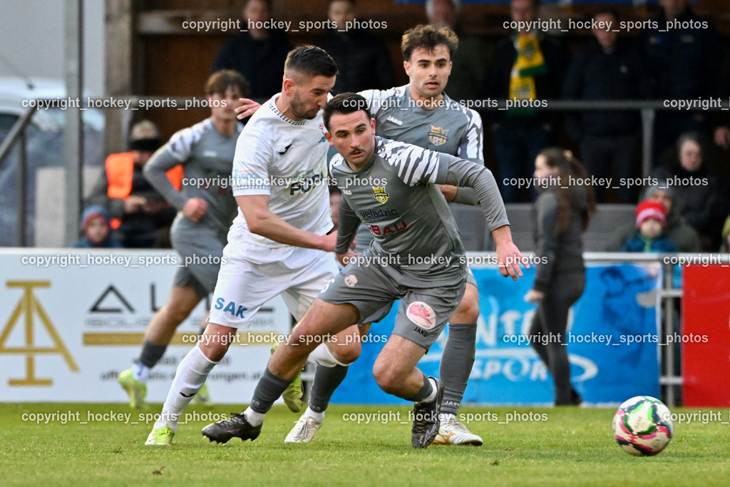SAK vs. ASKÖ Köttmannsdorf | #5 Matteo Juvan ASKÖ Köttmannsdorf, #7 Hrvoje Jakovljevic SAK, #20 Daniel Hans Genser ASKÖ Köttmannsdorf, SAK vs. ASKÖ Köttmannsdorf, SAK vs. ASKÖ Köttmannsdorf am 02.04.2026 in Klagenfurt (Sportpark Welzenegg), Austria, (Photo by Bernd Stefan)