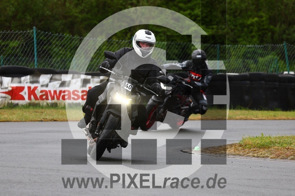 0040-20260512_00671 | Schöne Erinnerungen an spannende Momente - das festzuhalten ist unser Job. PIXELrace.de ist seit 2003 auf den Rennstrecken Europas unterwegs um die Action draußen beim Fahren und die wunderbare Stimmung imm Fahrerlager für euch einzufangen.