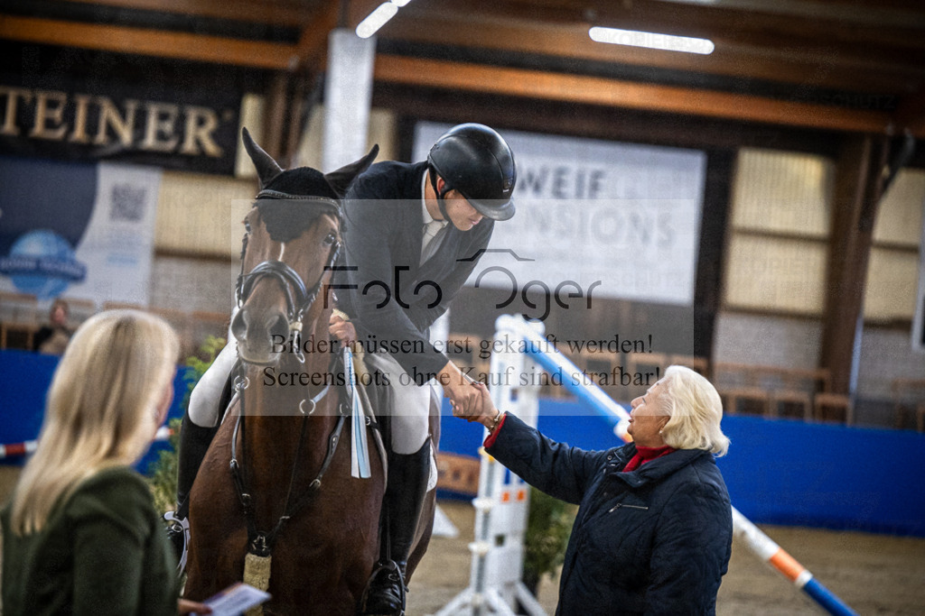 DOS_B1143 | Entdecke hochwertige Reitturnierfotos von Foto Oger. Professionell, emotional und authentisch – jetzt Lieblingsmomente im Shop bestellen.Deutschlandweite Turnierfotografie. - Realisiert mit Pictrs.com