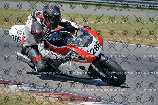 25bt04-0488 | markuskiefer.com - Realisiert mit Pictrs.com