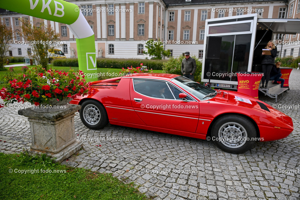 Frauen fuer Frauen_ Charity Oldtimerfahrt_ 04.10.2025-126 | 04.10.2025, Linz, AUT, Oldtimer Charity im Bild Frauen fuer Frauen Oldtimerfahrt, Teilnehmer©Harald Dostal / fodo.media