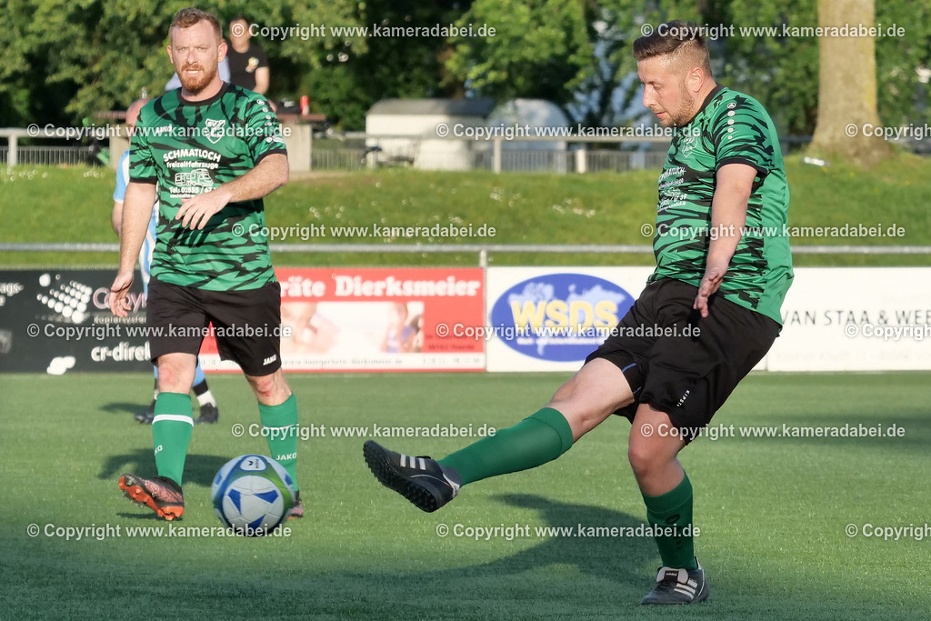 Fußball Kreispokal 25/26 Ü 32 : Spiel um Platz 3 : SV 08/29 Friedrichsfeld - SV Ringenberg AH  2 : 1 | Fußball Kreispokal 25/26 Ü 32 : Spiel um Platz 3 : SV 08/29 Friedrichsfeld - SV Ringenberg AH  2 : 1Spielort : Voerde Friedrichsfeld - Realisiert mit Pictrs.com