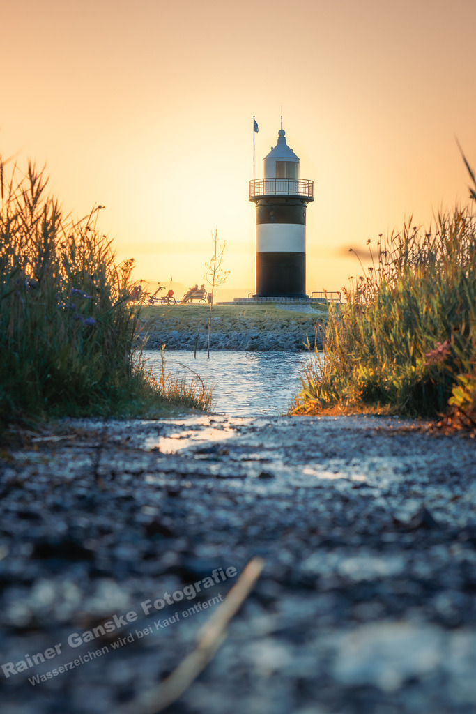 20230729 Wremen Leuchtturm Kleiner Preuße -RGanske | Onlineshop mit Bildern von Stränden, Häfen und Meer. Leinwände, Poster, Kalender und andere Materialien erhältlich. Kommerzielle Lizenzen möglich.  - Realisiert mit Pictrs.com