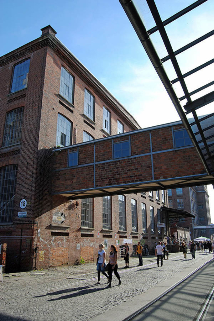 Foto: Leipzig - Leipziger Baumwollspinnerei | Das Team hinter BILDLEXIKON LEIPZIG bündelt historische wie aktuelle Informationen über die Stadt Leipzig in Text und Bild auf einer Plattform und stellt diese der interessierten Öffentlichkeit zur Verfügung.
