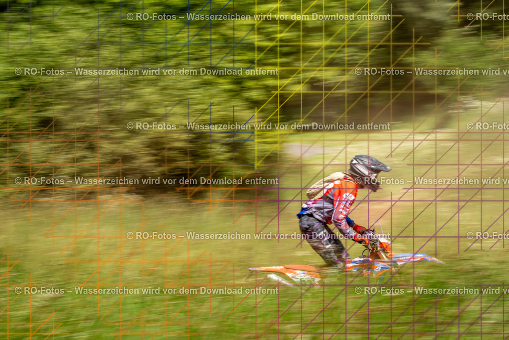 Wolfshausen 5 Lauf -504 | Sportfotografie von RO-Fotos: Motorsport, Motocross, Enduro, Laufveranstaltungen und Triathlon. Professionelle Fotos von Sportlern und Events. - Realisiert mit Pictrs.com