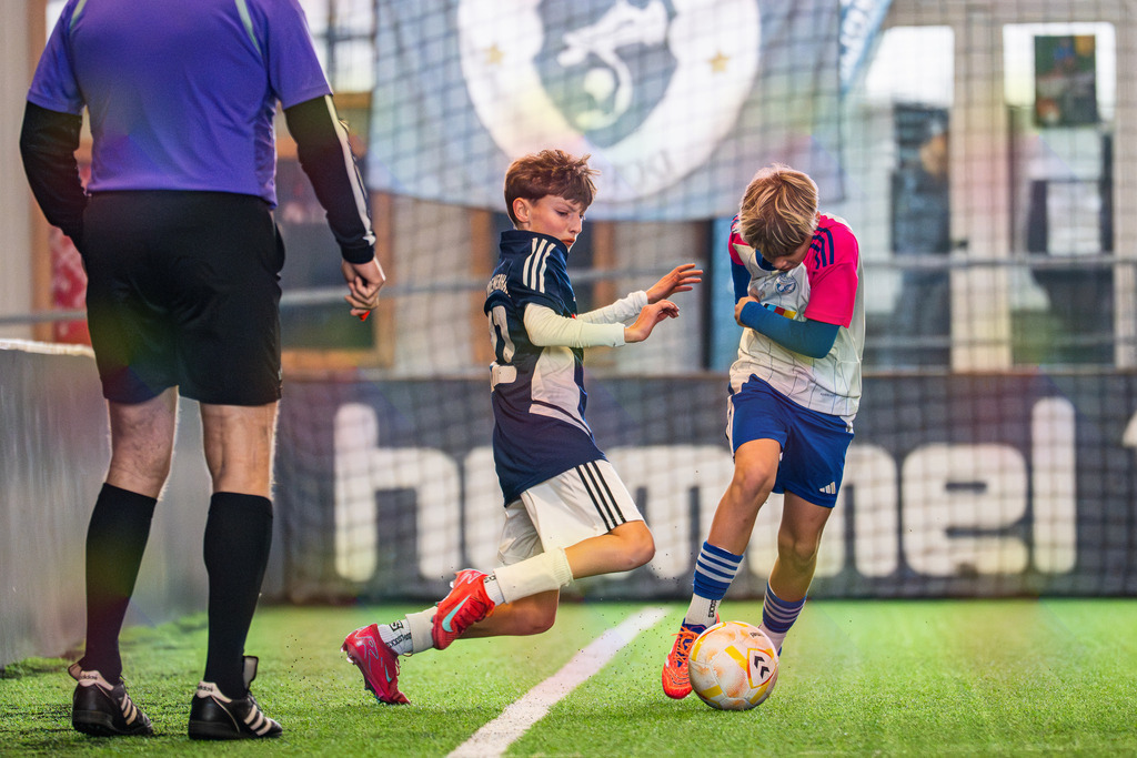 _BLR9945 | Professionelle Fußball- und Sportfotografie. Spielbilder online ansehen und kaufen – Einzelbilder oder komplette Galerien in hoher Qualität. - Realisiert mit Pictrs.com