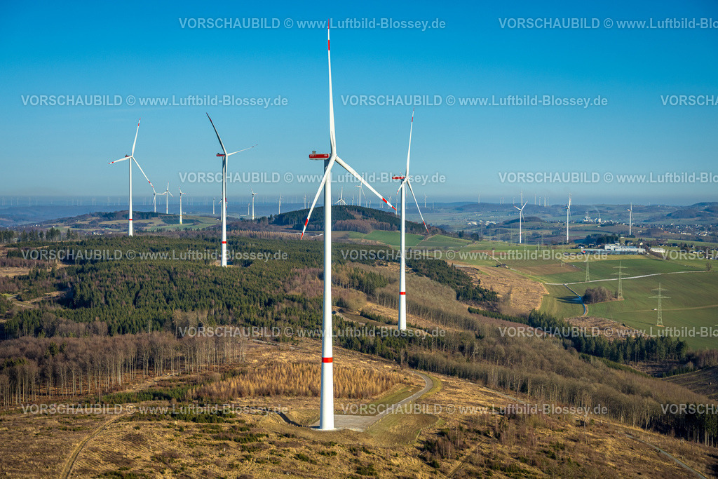 Brilon260104497 | Luftbild, Windräder und Waldgebiet mit Waldschäden Antfeld, blauer Himmel, Antfeld, Olsberg, Sauerland, Nordrhein-Westfalen, Deutschland