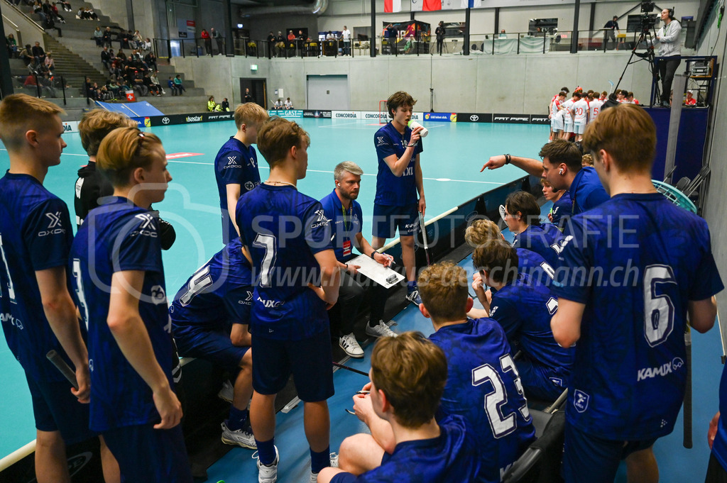 Switzerland U19 vs Finland U19 - 3. February 2024 | Switzerland U19 vs Finland U19
U19 Men International Matches in Switzerland
GoEasy Arena, Siggenthal Station
Finland head coach Jussi Huovinen during the time out.
Credit: Markus Aeschimann | <a href="https://www.markus-aeschimann.ch">Sportfotografie Markus Aeschimann</a> | <a href="https://www.instagram.com/sportfotografie.aeschimann">@sportfotografie.aeschimann</a> - Realisiert mit Pictrs.com