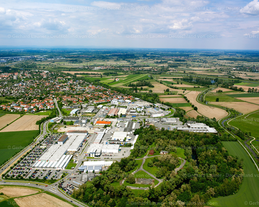 2626334 | KEHL 08.06.2006 Gewerbegebiet und Firmenansiedlung an der Daimlerstraße im Ortsteil Sundheim in Kehl im Bundesland Baden-Württemberg, Deutschland. // Industrial estate and company settlement on street Daimlerstrasse in the district Sundheim in Kehl in the state Baden-Wuerttemberg, Germany. Foto: Gerhard Launer