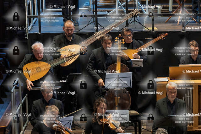 TAM25_K.11__Michael-Vogl_060_7878 | Tage Alter Musik Regensburg K.11 Dreieinigkeitskirche Ars Antiqua Austria (Österreich) St. Florianer Sängerknaben (Österreich) Splendor Austriae Höfischer Prunk in geistlichen Werken B.A. Aufschnaiter: Missa Laetemurine & H.I.F. Biber: Vesperae à 32 Franz Farnberger Einstudierung Gunar Letzbor Solovioline, Leitung Foto: Michael Vogl