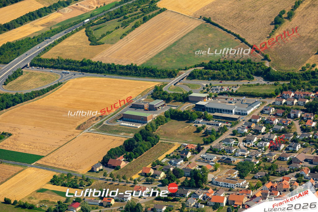Das Luftbild zeigt : Distelhausen Tauberbischofsheim - Die Luftaufnahme wurde 2023 vom UL-Flugzeug aus erstellt ( keine Drohne ) - Hochauflösende Luftaufnahme - Für grossformatige Ausdrucke geeignet. Die Geschenkidee !Mit Lizenz und Bildrechte bestellbar