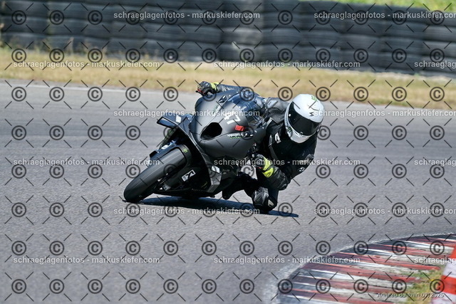 25bt04-0607 | markuskiefer.com - Realisiert mit Pictrs.com
