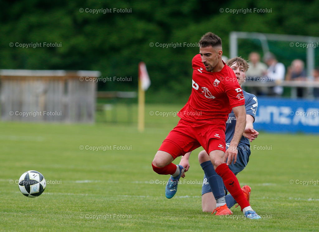 A_LUI_03052025_0012 | SPORT FUSSBALL LL.OST ASKOE OEDT 1B-USV ST.ULRICH 03.05.2025IM BILJOVAN PETROVIC (OEDT1B) UND ELIAS GMAINER (ST.ULRICH)FOTO:FOTOLUI
