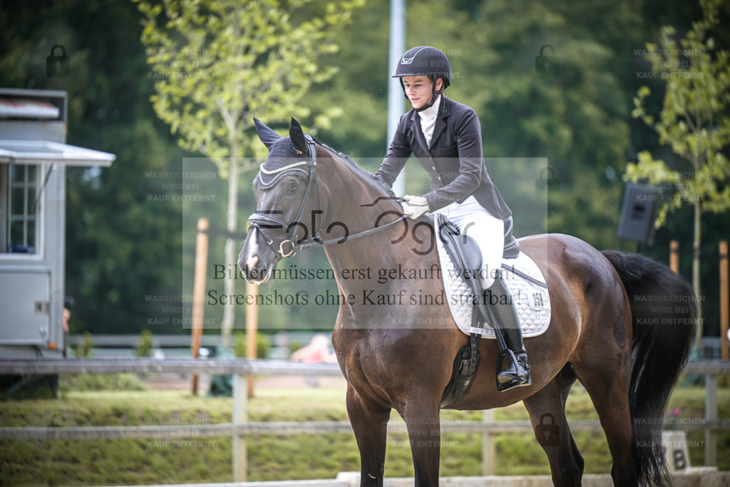 DOS_9957 | Entdecke hochwertige Reitturnierfotos von Foto Oger. Professionell, emotional und authentisch – jetzt Lieblingsmomente im Shop bestellen. - Realisiert mit Pictrs.com