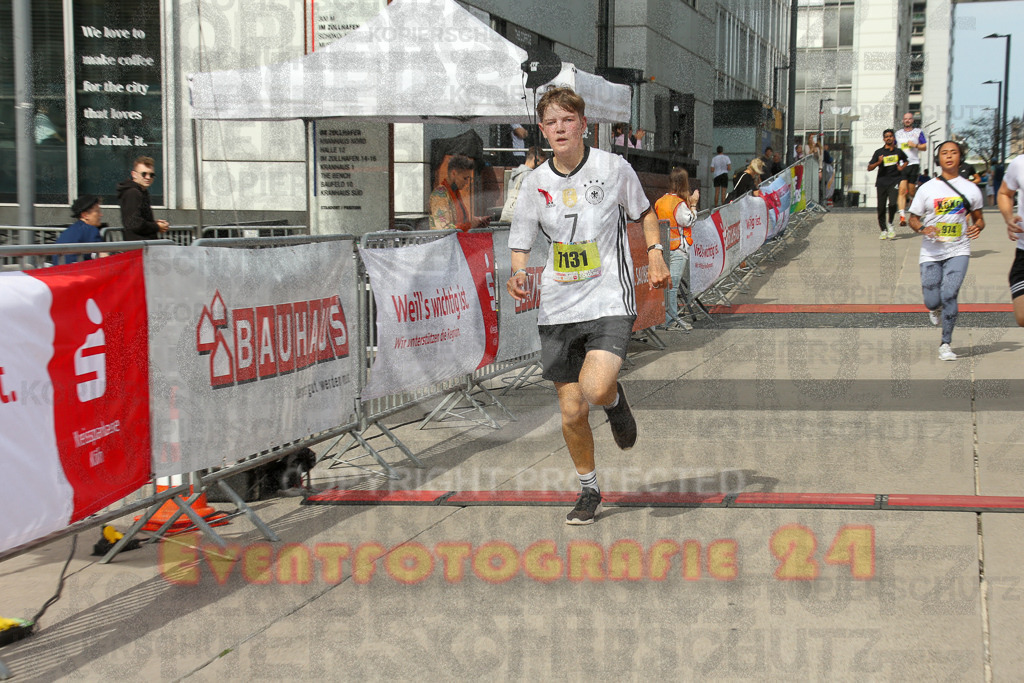 250920_1327_EX1_4674 | Sportfotografie im Rhein-Sieg Kreis, Köln, Bonn, NRW, Rheinland Pfalz, Hessen, etc. Unser Tätigkeitsfeld umfasst den Laufsport vom Volkslauf über den Marathon, Duathlon, Triathon bis zum Ultralauf wie Kölnpfad Ultra oder Schindertrail.