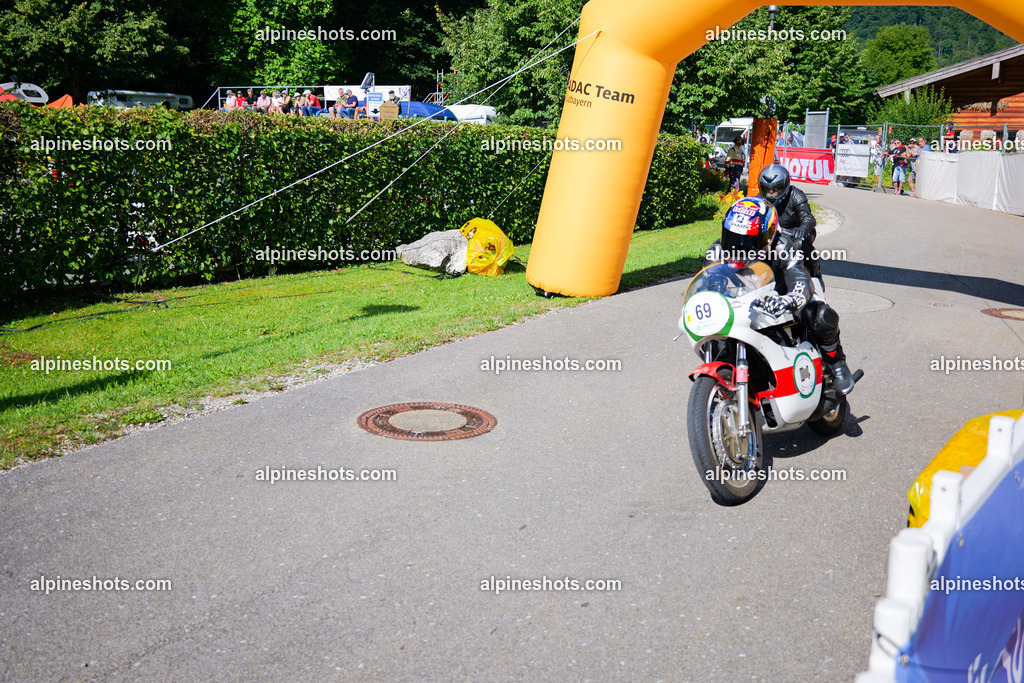 P1025789 | Erleben Sie atemberaubende, hochqualitative Fotos Ihrer Fahrt entlang der malerischen Alpenstraßen. Besuchen Sie alpineshots.com, um professionelle Aufnahmen Ihrer unvergesslichen Reise zu finden und zu kaufen - Realisiert mit Pictrs.com