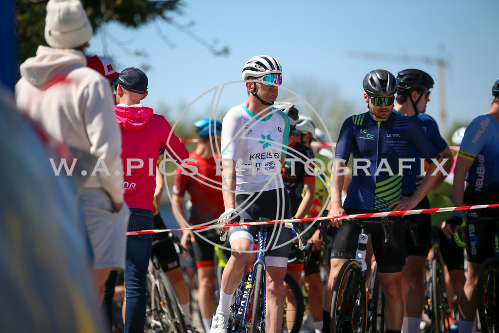 ..... | Wels, 23.04.2026, Kirschblüten Radrennen 2026 , Image shows: Photo: Wapics / Willdoner Andreas
