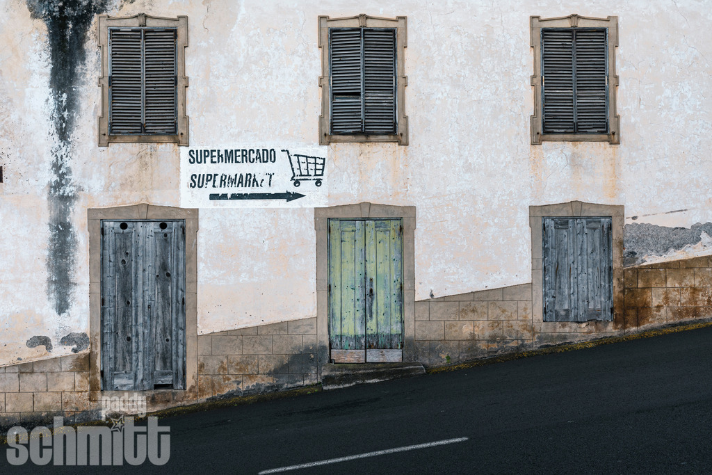 PS-Fassaden-Madeira-2026-18 | Entdecke die größte Bildgalerie der Region mit Fotografien aus dem Allgäu, der Bodenseeregion, Oberschwaben, dem Donautal und der Schwäbischen Alb. Landschaften, Luftaufnahmen und Reisefotografie als Wandbild und Fotokunst. - Realisiert mit Pictrs.com