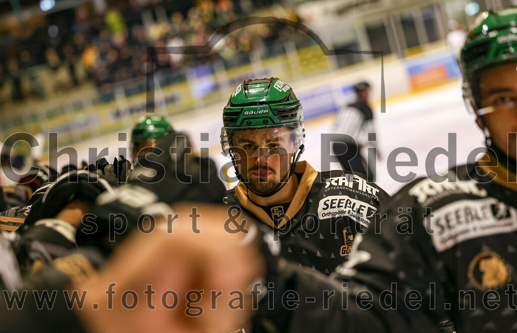 2024-02-23_023_TSV_Erding_gegen_ERSC_Amberg | Erding, Deutschland, 23.02.2024:
Eishockey, Bayernliga Playoffs 2023 / 2024, 3. Spieltag, TSV Erding gegen ERSC Amberg, Endergebnis: 2:3 n. V.

Paul Pfenninger (Erding Gladiators, #58)

Foto: Christian Riedel / fotografie-riedel.net