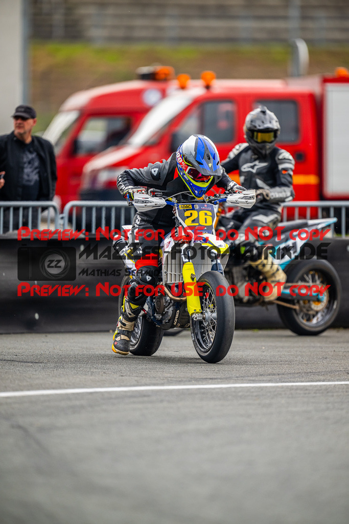 MaZZes_FotoMatrix_240621_6007705_0592 | ROT