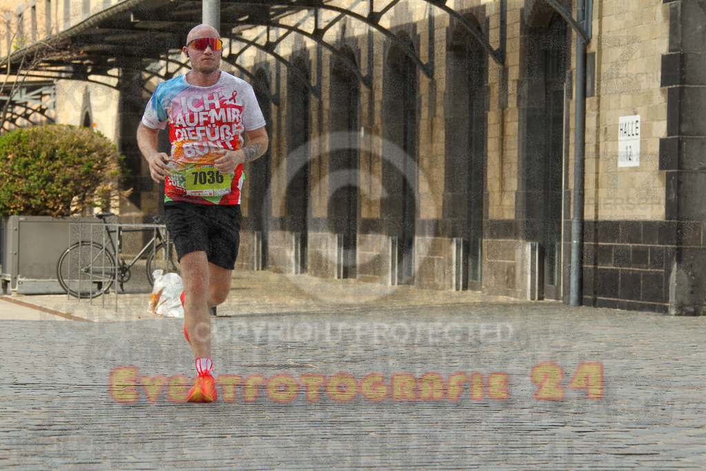 250920_1524_EV4_8676 | Sportfotografie im Rhein-Sieg Kreis, Köln, Bonn, NRW, Rheinland Pfalz, Hessen, etc. Unser Tätigkeitsfeld umfasst den Laufsport vom Volkslauf über den Marathon, Duathlon, Triathon bis zum Ultralauf wie Kölnpfad Ultra oder Schindertrail.