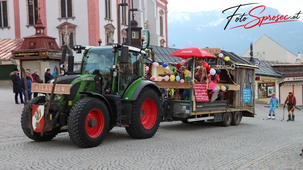 fasching-mariazell2025 (53) | Mit meiner Kamera halte ich besondere Augenblicke, faszinierende Landschaften und interessante Details fest. Dabei entstehen ganz unterschiedliche Aufnahmen – von stimmungsvollen Landschaftsfotografien und beeindruckenden Drohnenaufnahmen über Pressefotos - Realisiert mit Pictrs.com