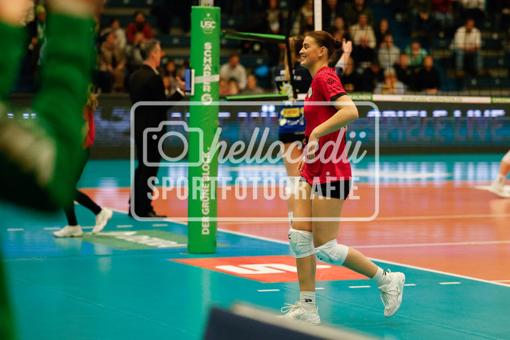 Volleyball I Frauen I Saison 2025-2026 I Bundesliga I 17. Spieltag I USC Münster - VfB Suhl LOTTO Thüringen I 07.02.2026-54 | realhellocedii - Realisiert mit Pictrs.com