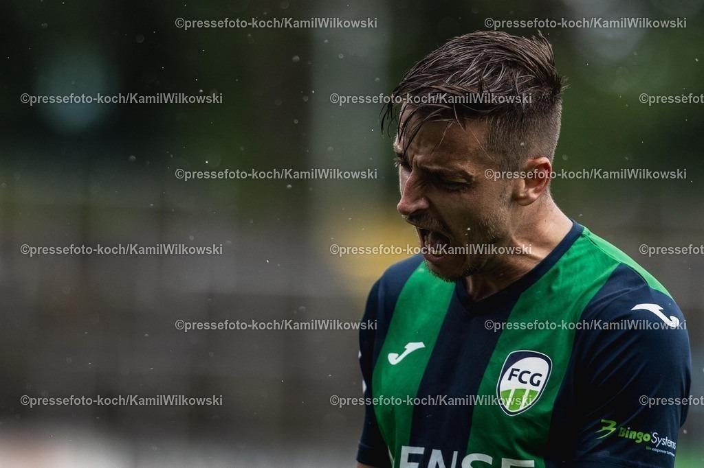 xkwi02082501067 | 02.08.2025, xkwix, Fußball, Regionalliga West, FC Gütersloh - 1. FC Bocholt, Ohlendorf Stadion im Heidewald: Torjubel nach dem Tor zum 5:3 durch Patrik Twardzik ( FC Gütersloh #18 ) 