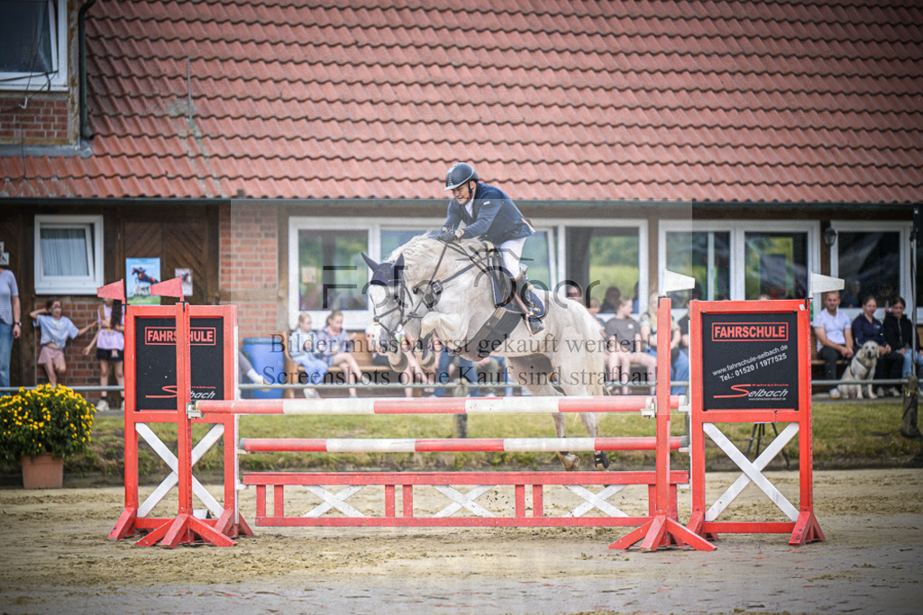 DOS_1937 | Entdecke hochwertige Reitturnierfotos von Foto Oger. Professionell, emotional und authentisch – jetzt Lieblingsmomente im Shop bestellen.Deutschlandweite Turnierfotografie. - Realisiert mit Pictrs.com