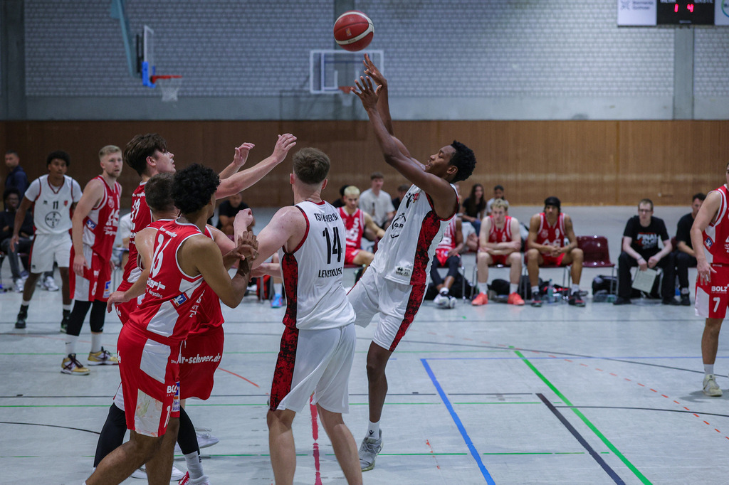 Regio Test BAYER GIANTS vs BSV Münsterland Baskets Wulfen-95 | Fotos von Basketballspielen aus dem Raum NRW fotografiert von Gero Mueller-Laschet und Daniel Schaefer - Realisiert mit Pictrs.com