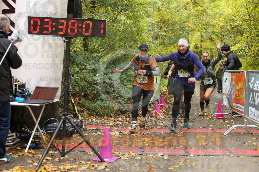 251026_1339_EX1_3811 | Sportfotografie im Rhein-Sieg Kreis, Köln, Bonn, NRW, Rheinland Pfalz, Hessen, etc. Unser Tätigkeitsfeld umfasst den Laufsport vom Volkslauf über den Marathon, Duathlon, Triathon bis zum Ultralauf wie Kölnpfad Ultra oder Schindertrail.