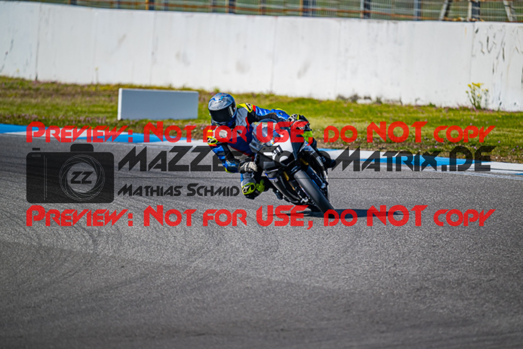 MaZZes_FotoMatrix_230410_5783 | WEISS