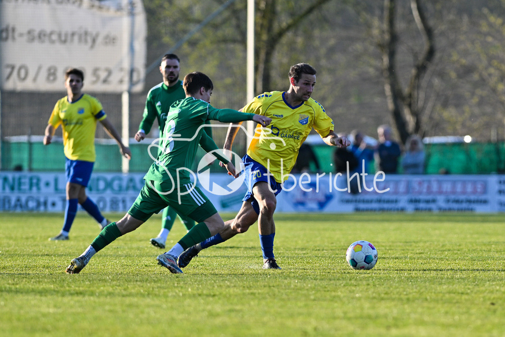 FC Pipinsried - TSV Grünwald | im Duell David LUCKSCH (TSV Gruenwald 38) und Fabian BENKO (FCP #20) / Zweiampf / Bayernliga Sued: FC Pipinsried - TSV Gruenwald, Kuechenstadel Arena am 11.04.2025