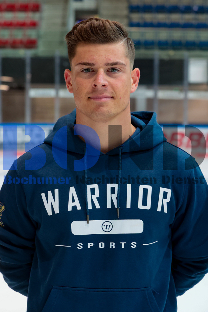 Deutsche Eishockey Liga (DEL): Iserlohn Roosters Teamshooting {date} -  | {headline}(Foto: Sebastian Sendlak / BOND) - Realisiert mit Pictrs.com