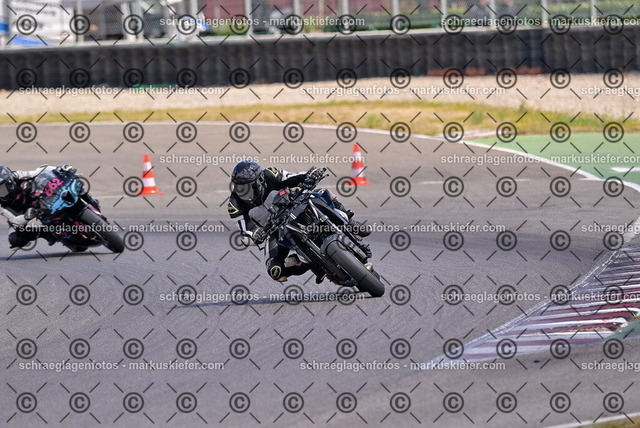 26bt05-1885 | markuskiefer.com - Realisiert mit Pictrs.com