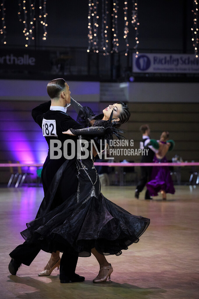 Winter Dance Festival | Mülheim a.d. Ruhr - 13.12.2025: Winter Dance Festival in Mülheim a.d. Ruhr (Westenergiehalle), Germany. Photo by: BobNL design &amp; photography  - Realisiert mit Pictrs.com