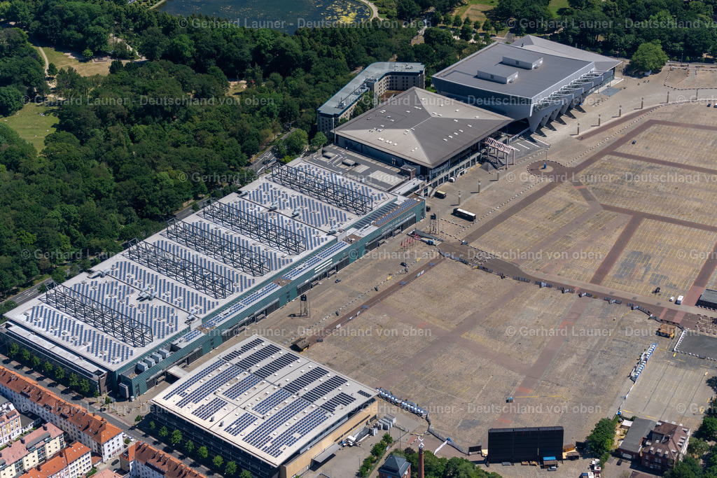 4029212 | BREMEN 01.06.2020 Ausstellungsgelände und Messehallen der  Messe Bremen und der  ÖVB-Arena an der Findorffstraße in Bremen. // Exhibition grounds and exhibition halls of the  Messe Bremen und der  OeVB-Arena an der Findorffstrasse in Bremen in Germany. Foto: Gerhard Launer
