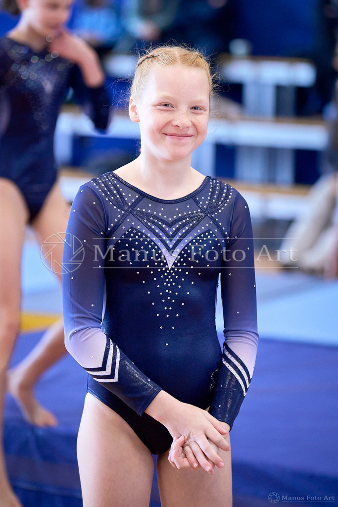 2024-10-06-1-A-DSC01094 | Professionelle Sportfotografie in Hamburg, Schleswig-Holstein und Niedersachsen – spezialisiert auf Rhönrad, Geräteturnen, Leistungsturnen und rhythmische Sportgymnastik. Bundesweite Begleitung von Rhönrad-Events. Jetzt Sport-Fotos - Realisiert mit Pictrs.com