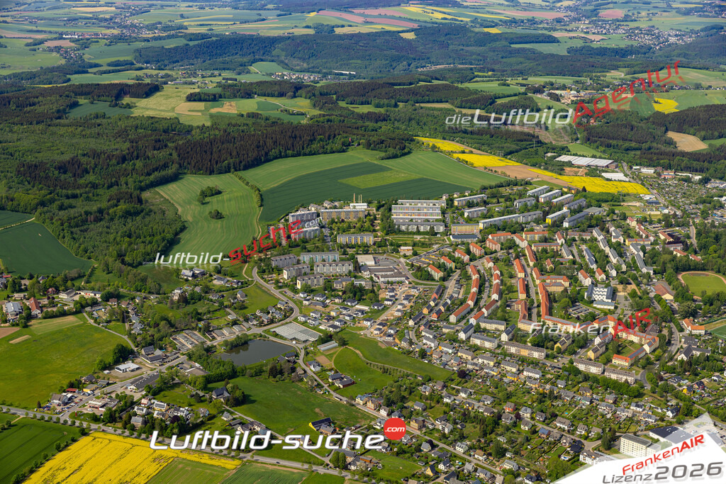 Das Luftbild der Stadt Schneeberg wurde 2022 vom Flugzeug heraus erstellt (keine Drohnen-Aufnahmen) Aufnahmehöhe ca.450 Meter- hohe Bildauflösung und Druck-Qualität. Garantiert!